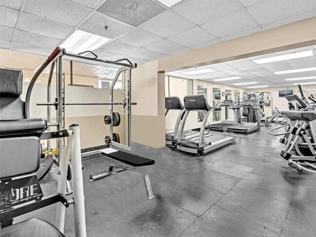 Building Photo - 9340 Lagoon Pl