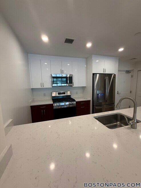 Building Photo - 120 Gerry Rd