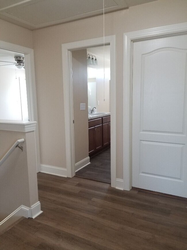 Building Photo - 806 NC-581