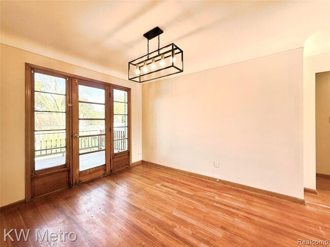 Building Photo - 2182 Vernier Rd