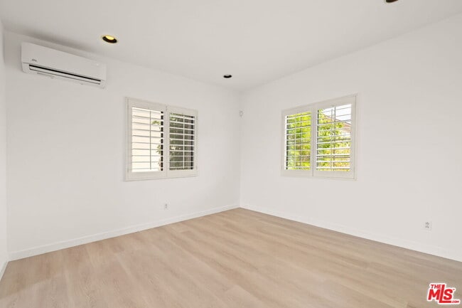 Building Photo - 1225 S Longwood Ave