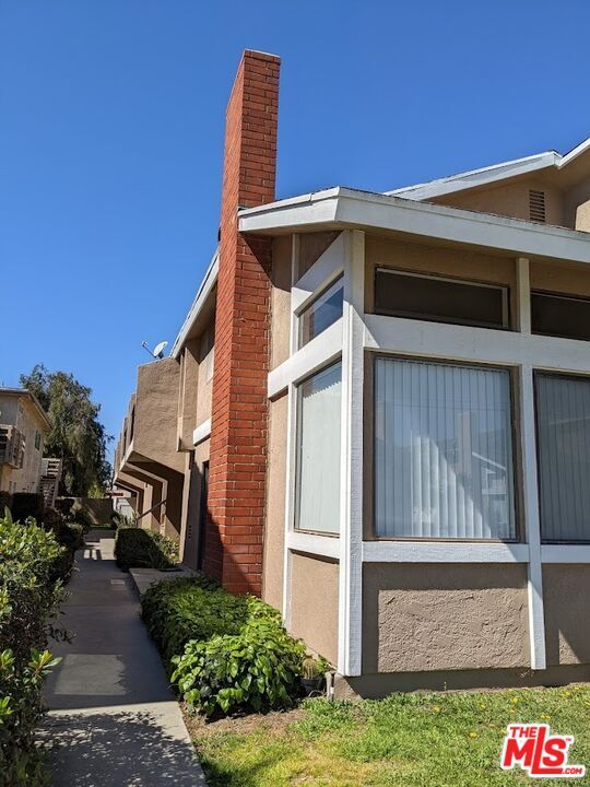 Building Photo - 16881 Hoskins Lane