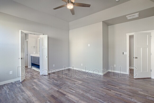 Building Photo - 3133 SE 35th St