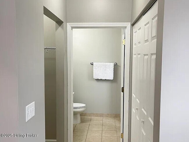 Building Photo - 1110 Westlynne Place