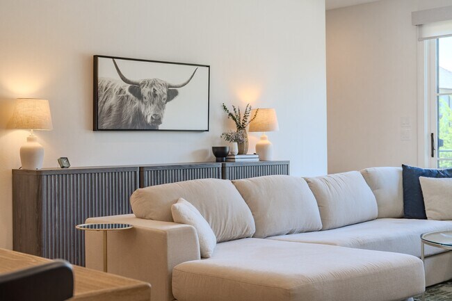 Building Photo - 7207 Gaston Ave