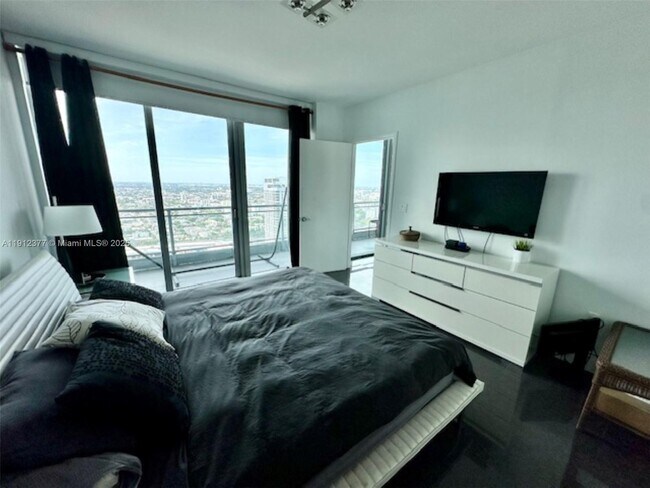 Building Photo - 92 SW 3rd St