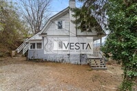 Building Photo - 240 Hillside St