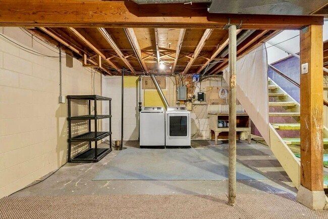 Building Photo - 1417 Starview Dr