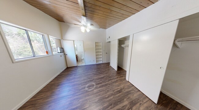 Building Photo - Spacious 4BD/2BA on Baja (Lease out, pending signatures. Check back in a few days!)