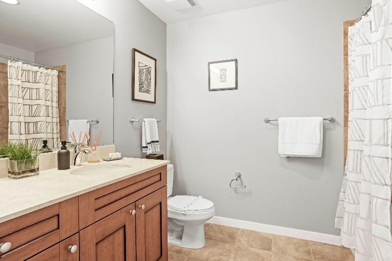 Building Photo - 752 S Clark St