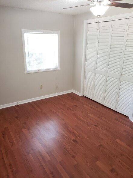 Building Photo - 939 E Bella Vista St