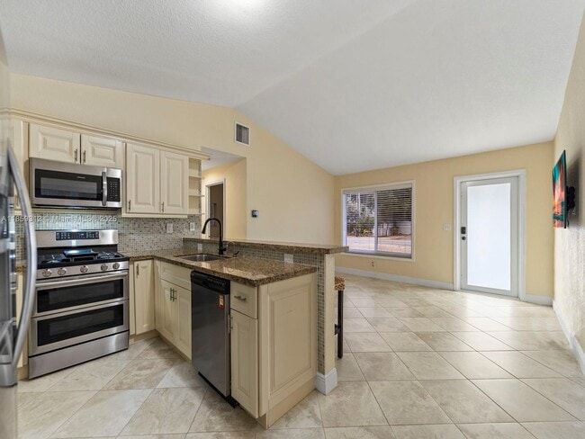 Building Photo - 42 Bonefish Ave