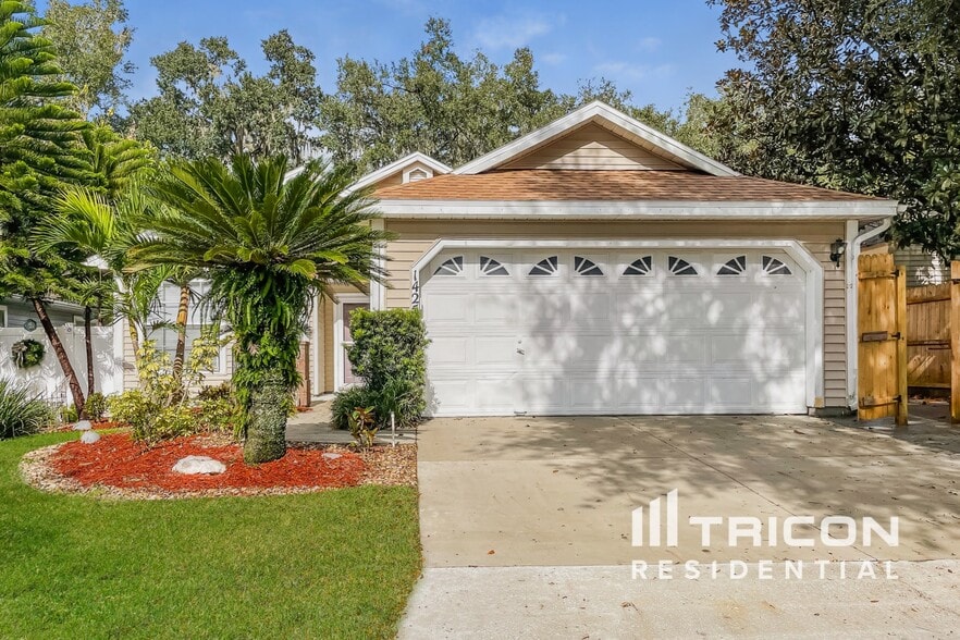 Primary Photo - 1425 Walden Oaks Pl