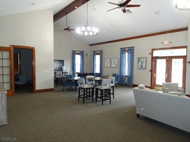 Building Photo - 112 Limerick Ln