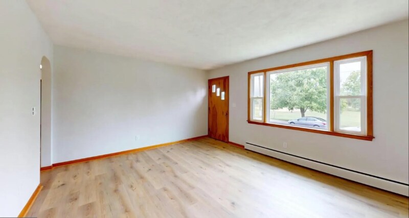Building Photo - 408 Long Ln