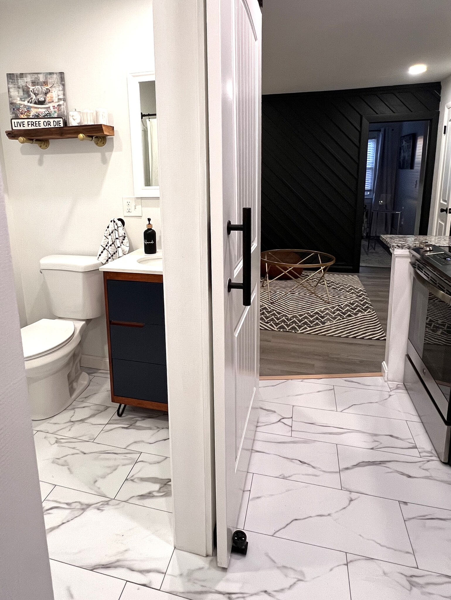 Building Photo - 10 Glass St