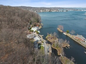 Building Photo - 301 Kingsland Rd