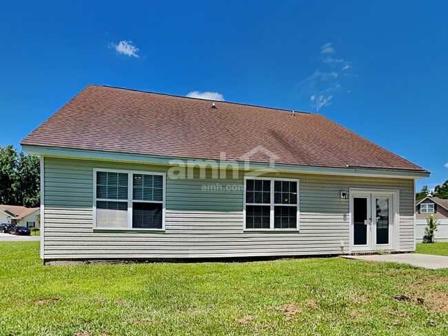 Building Photo - 830 Hyacinth Circle