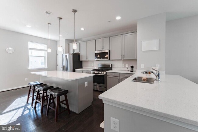 Building Photo - 14302 Potomac Heights Ln