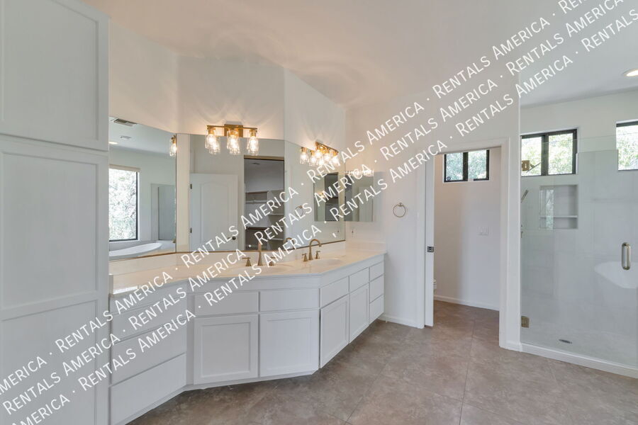 Building Photo - 6445 N Silver Smith Pl