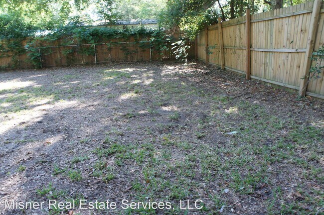 Building Photo - 3 br, 1 bath House - 413 NE 44th Street