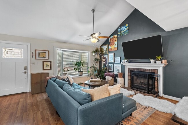 Building Photo - 4 Bedroom Home in Virginia Beach