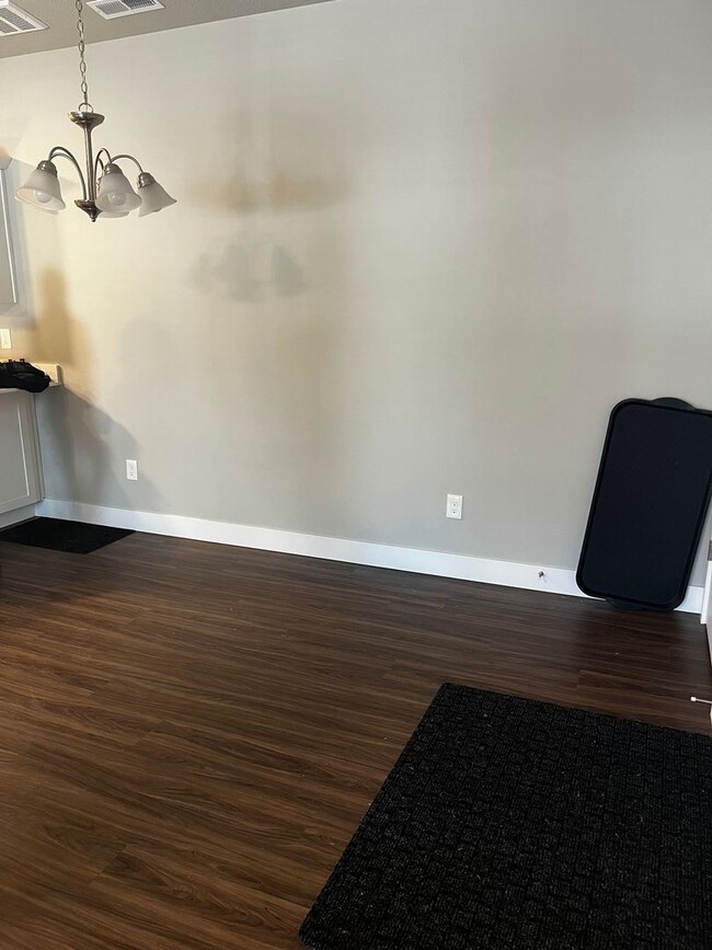 Building Photo - Beautiful Condo in Lehi