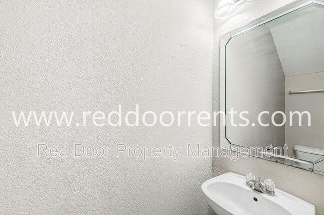 Building Photo - 10227 Cumberland Pointe Blvd