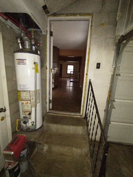Building Photo - 129 W Lilac Ln
