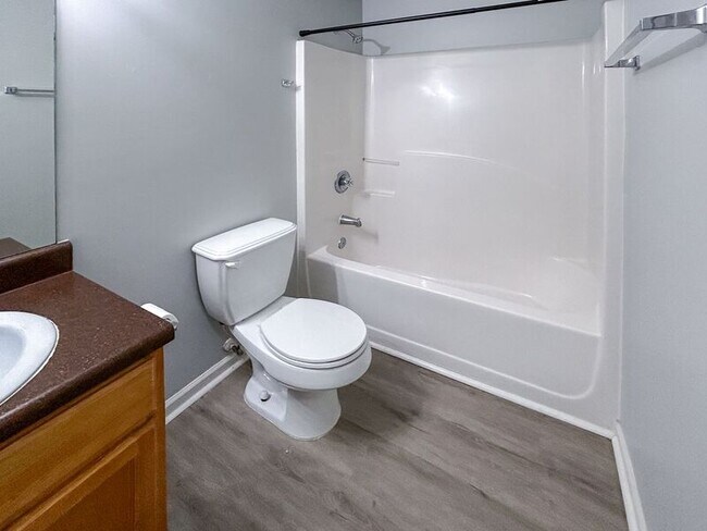 Building Photo - 242 Bridgeport Ln