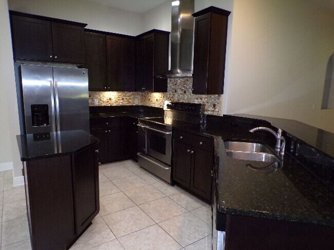 Building Photo - 3624 Laurel Lee Blvd