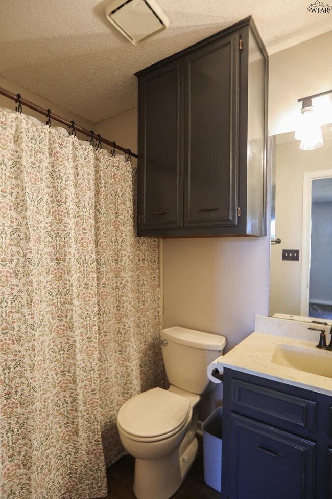 Building Photo - 5403 Hooper Dr