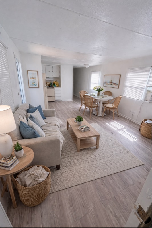 Building Photo - 215 Weeks Rd