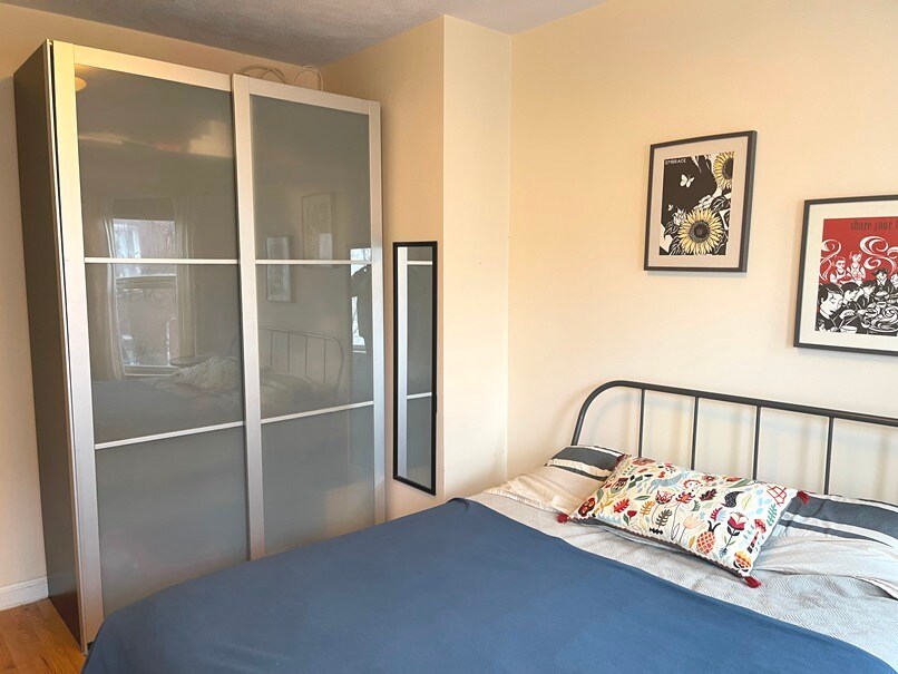 Building Photo - 122 Berkshire St