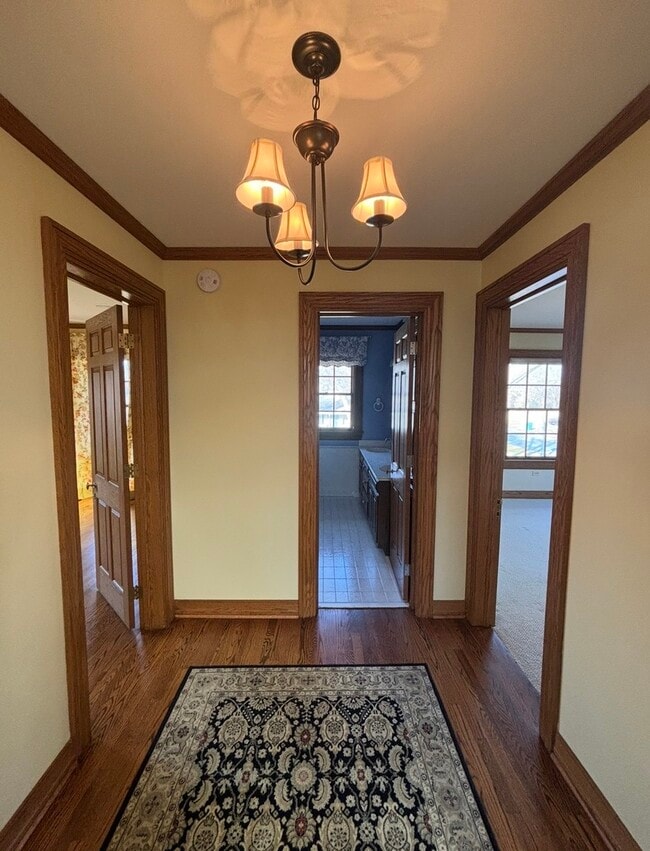 Building Photo - 310 N Prairie Ave