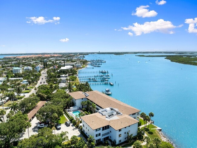 Building Photo - 1630 Seaway Dr