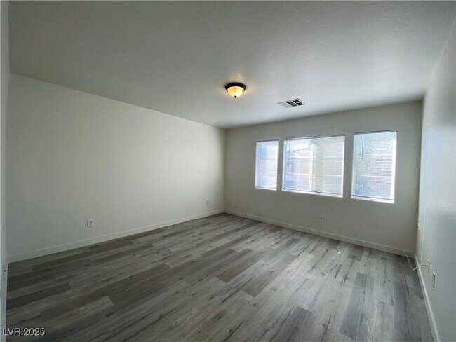 Building Photo - 6736 Twisted Wood Dr