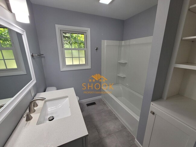 Building Photo - TURN KEY 3 BEDROOM HOME