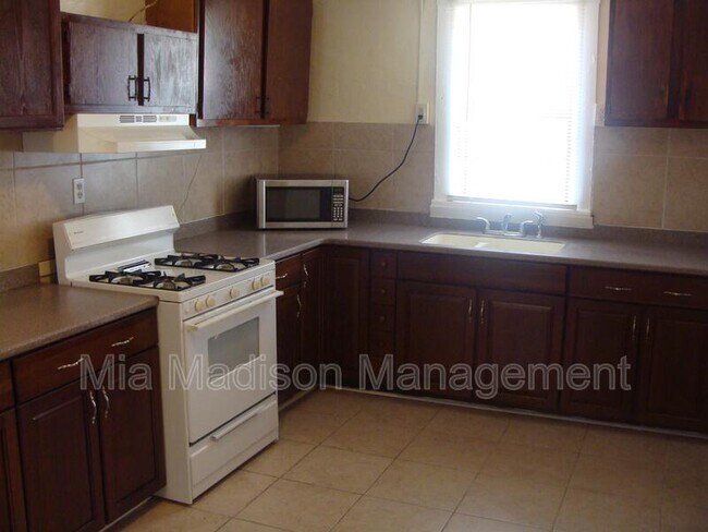 Building Photo - 312 Pearl St