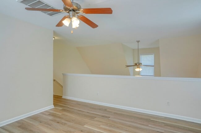 Building Photo - Charming 3-Bedroom Home with Coastal Count...