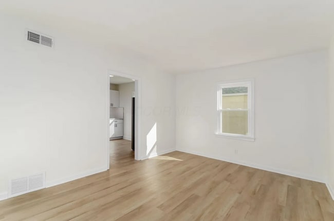 Building Photo - Fully Renovated 2-Bedroom Home with 1-Car Garage