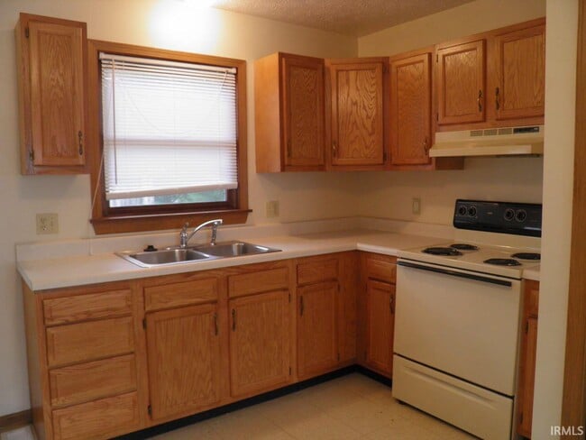 Building Photo - 5217 Raubs Ln