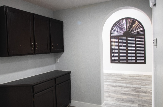 Building Photo - 3940 E Orchid Ln