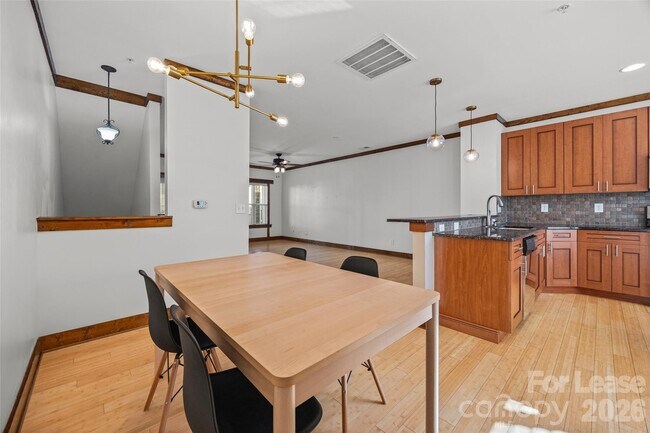 Building Photo - 1733 Matheson Ave