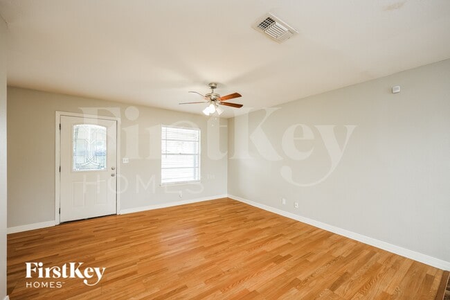 Building Photo - 1802 Wilsons Creek St