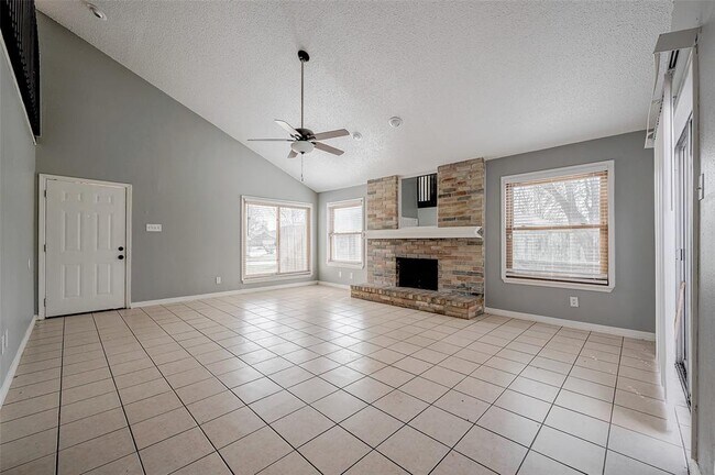 Building Photo - 13850 Walnut Hollow Ln