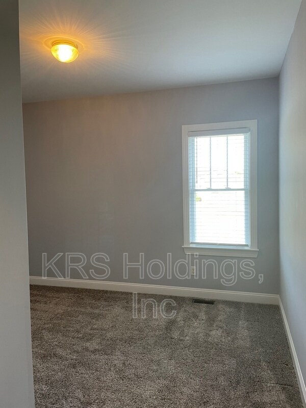 Building Photo - 1617 Mudham Rd