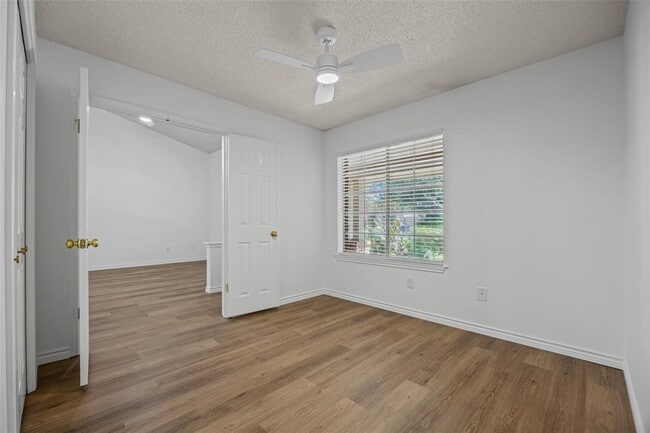 Building Photo - 8417 Cornerwood Dr