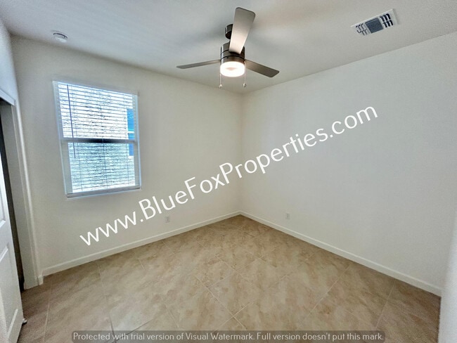 Building Photo - 9286 N Peridot Vis Ave