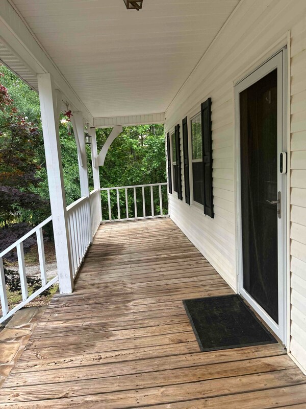 Building Photo - 205 Oak Hill Cir